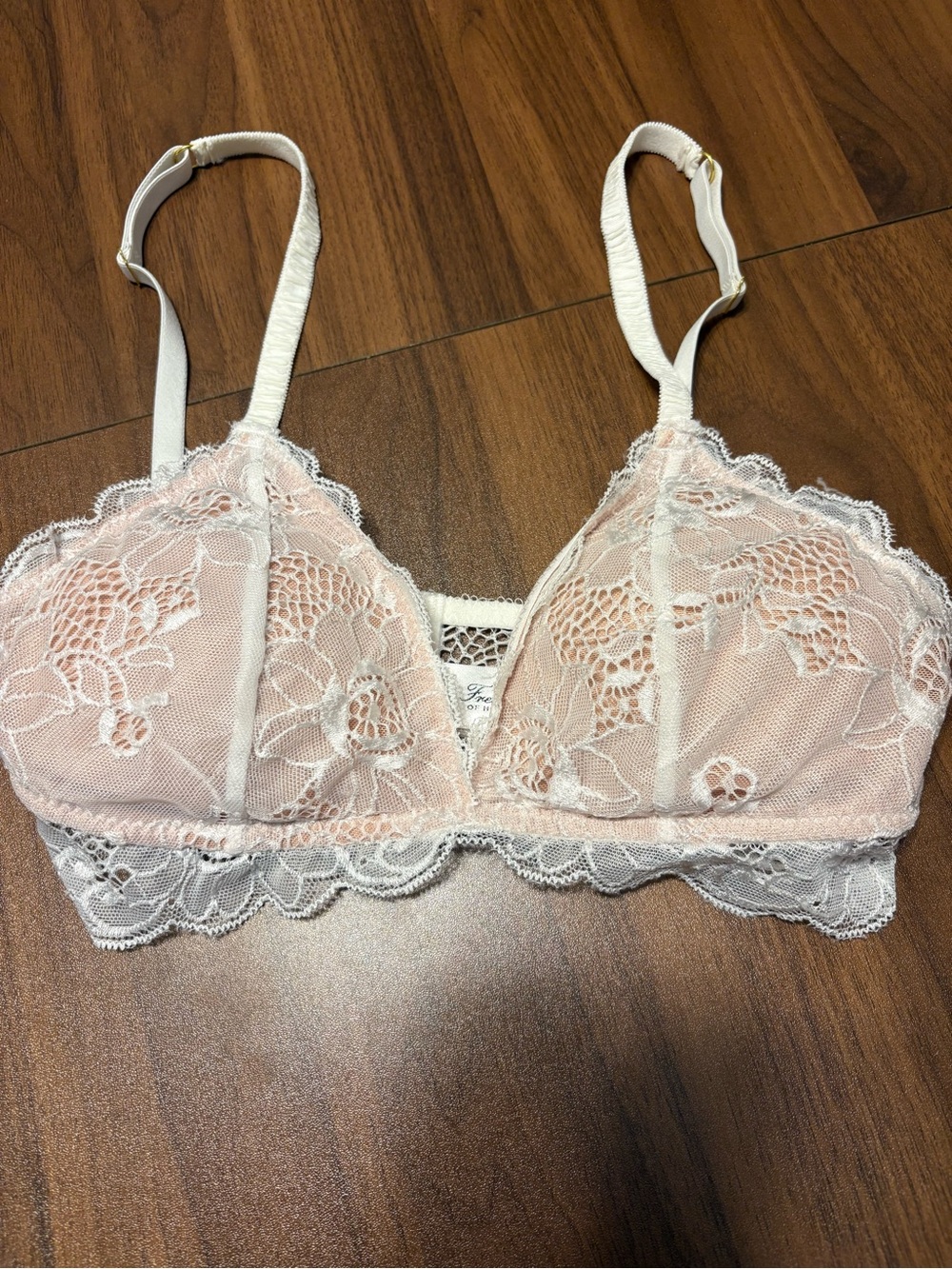 NWOT Frederick's of Hollywood White with Beige Lace Bralette in Medium
